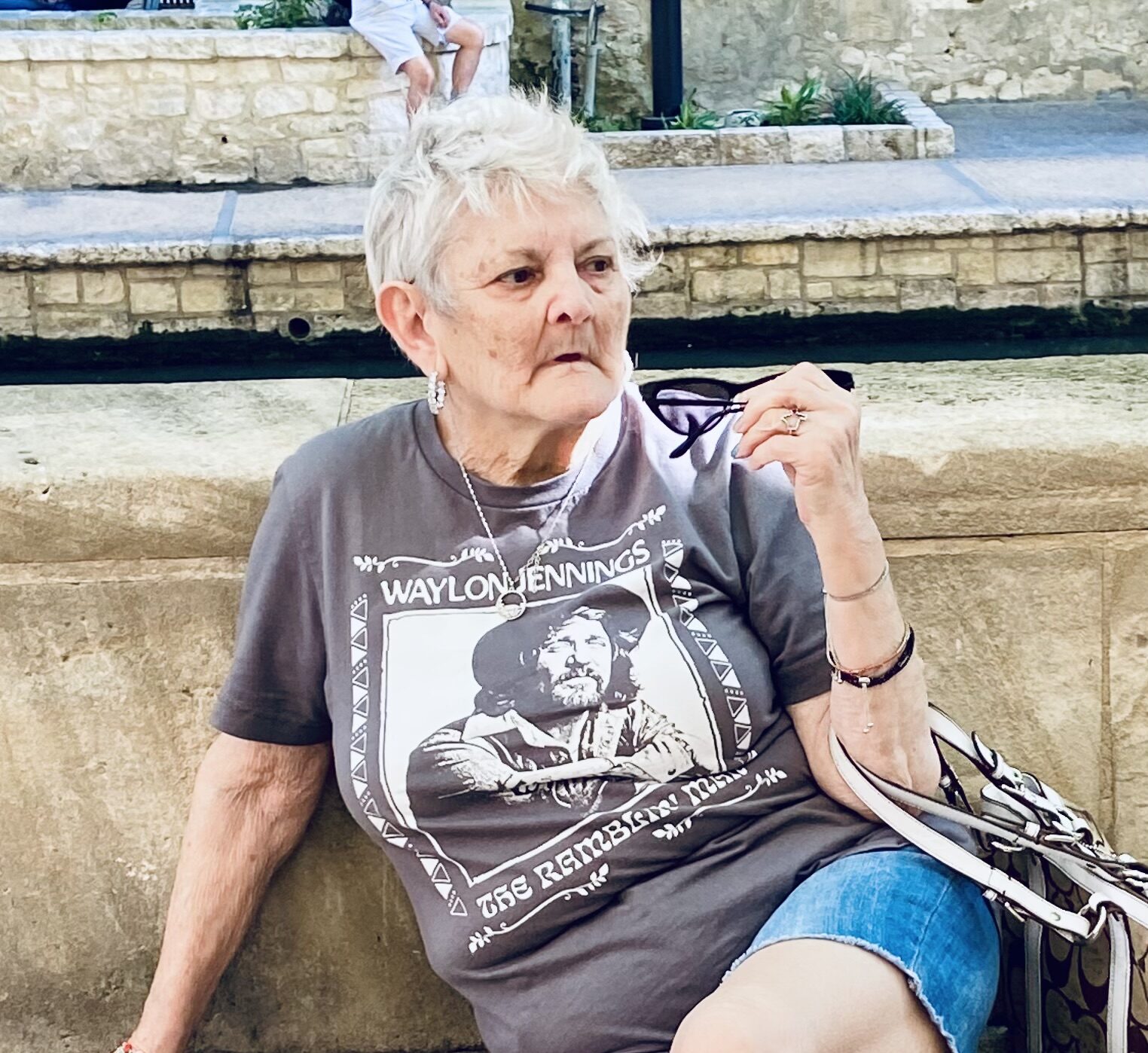E’Lois Louise Hammer